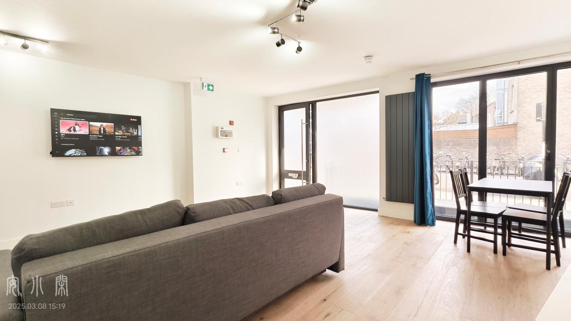 Beryl Road 1b2b In Hammersmith *